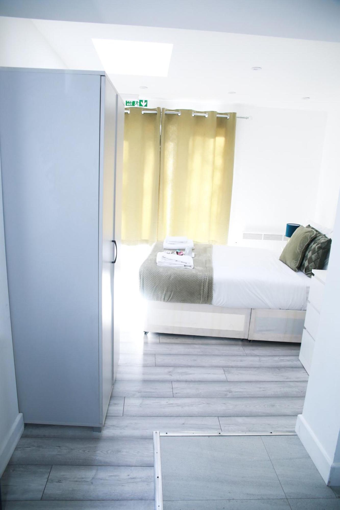 Central Harrow Cozy Apartment With Free Parking Harrow on the Hill Exterior photo